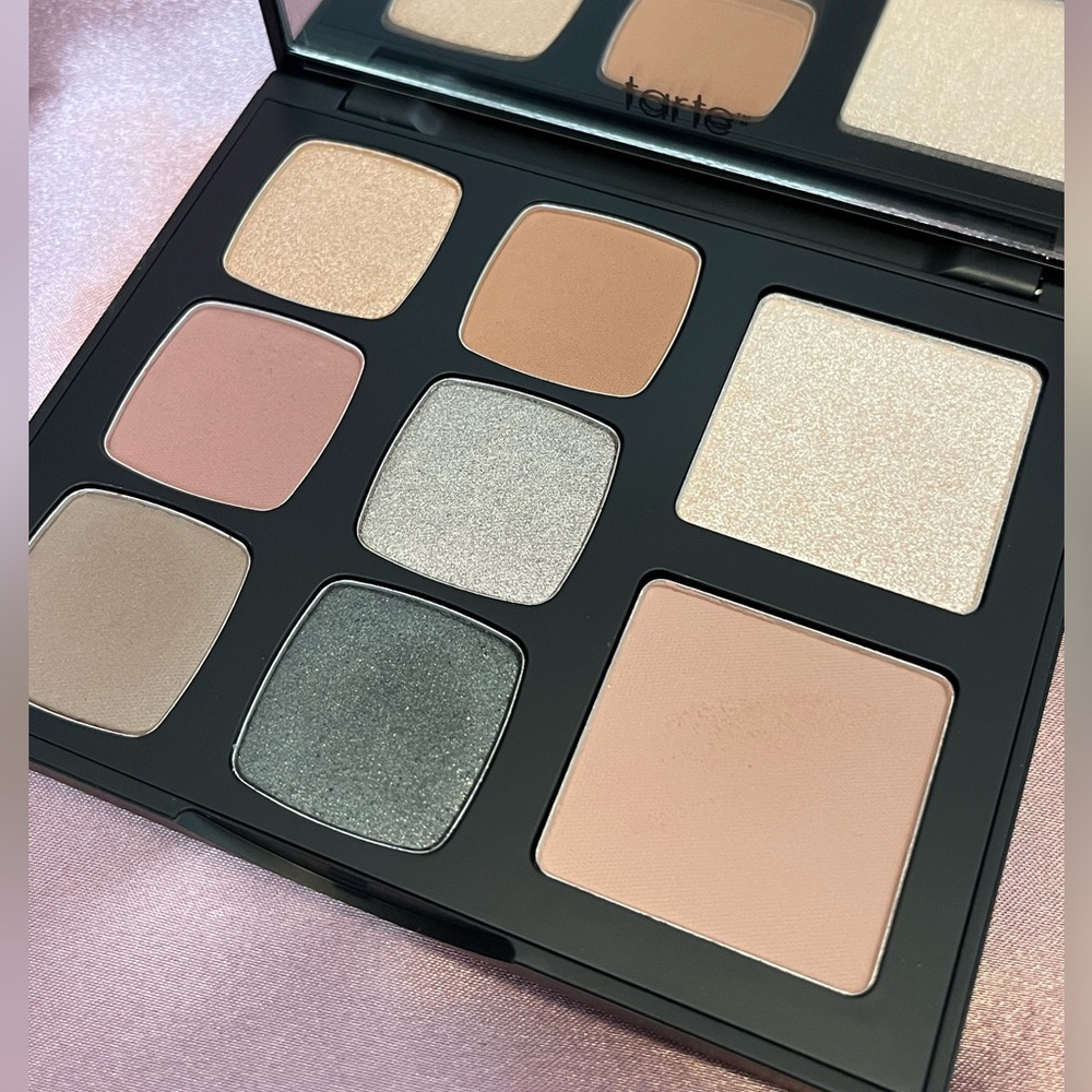 NIB Tarte Maneater On The Prowl Eyeshadow Palette w/ 4 Free Gifts ($65 value!!)